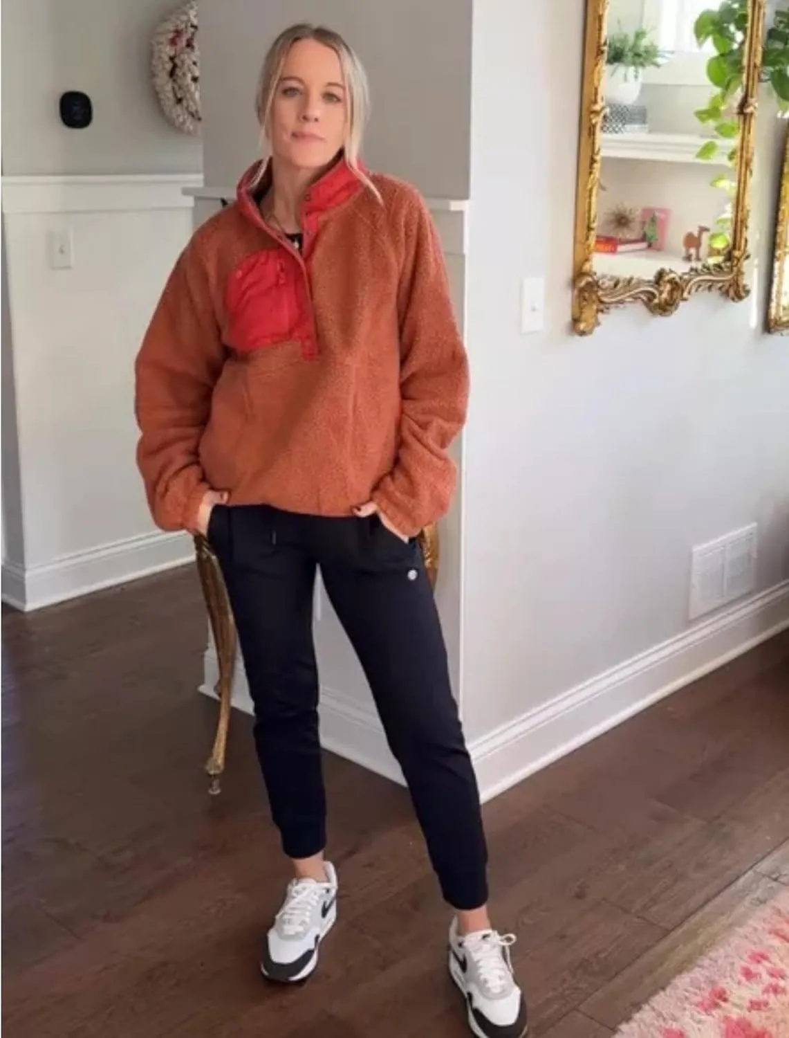 AMEBELLE Womens Lightweight Fleece Pullover Jacket Cropped Fall Winter Fuzzy Sherpa Jacket Sweatshirt Coat with Pockets