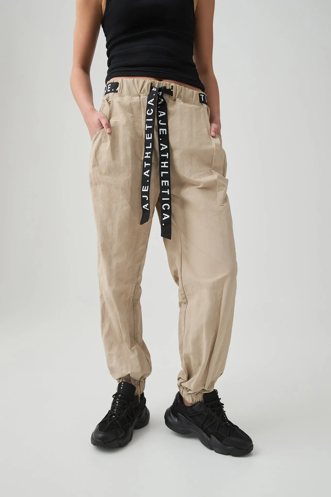 Belted Windbreak Pant 502