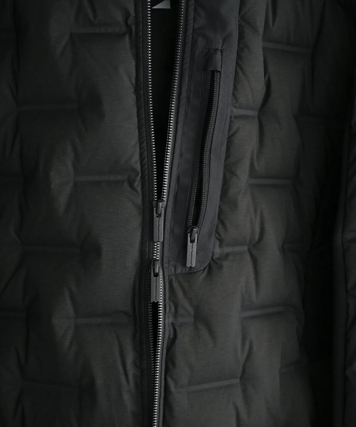 SEAMLESS DOWN JACKET    - BLK White Mountaineering®︎