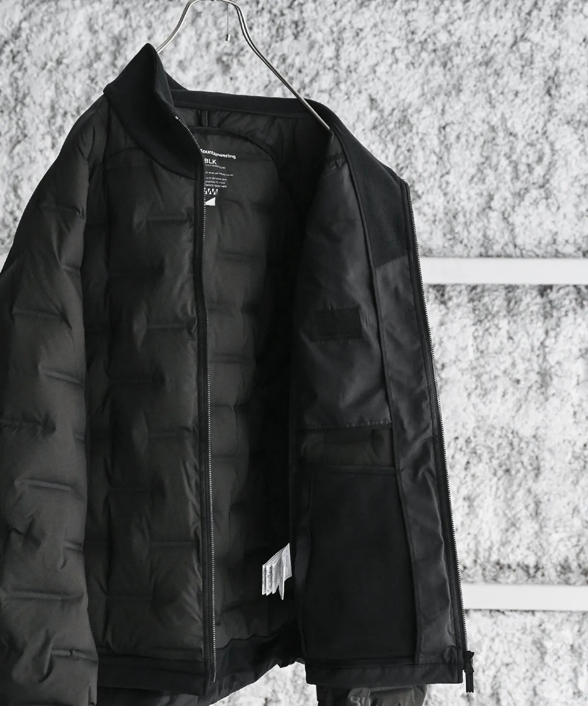 SEAMLESS DOWN JACKET    - BLK White Mountaineering®︎
