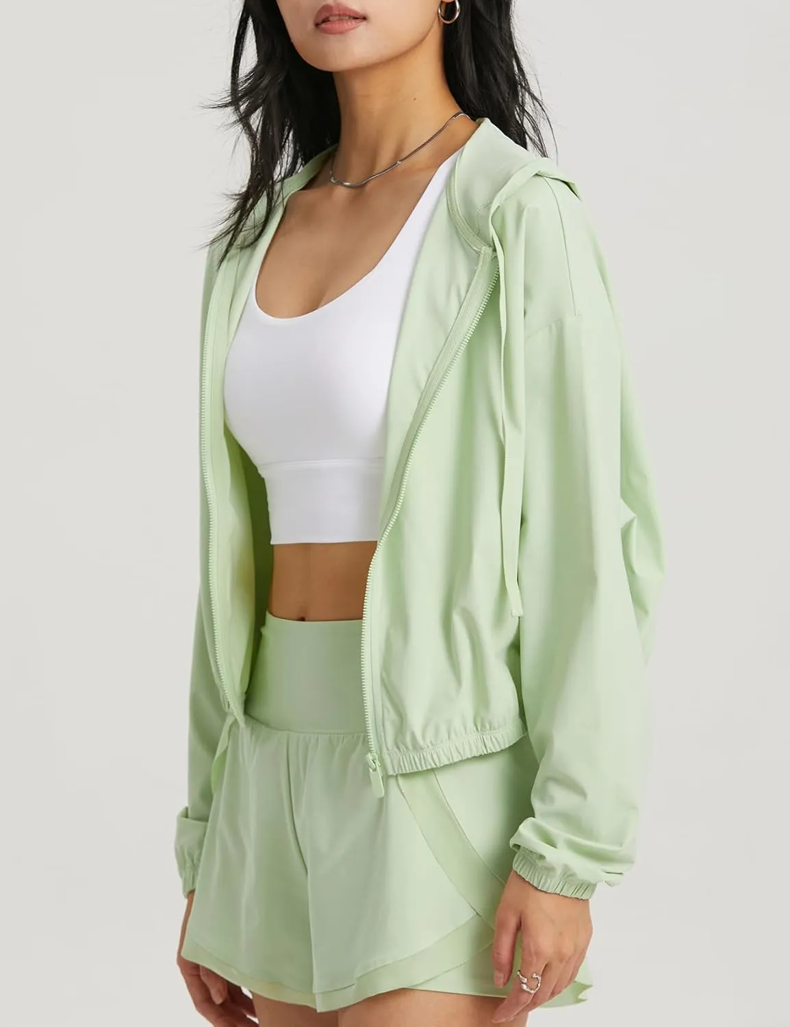 Wyeysyt Women's UPF 50  UV Sun Protection Cropped Jackets Athletic Running Workout Zip Up Hoodie Outdoor Jackets